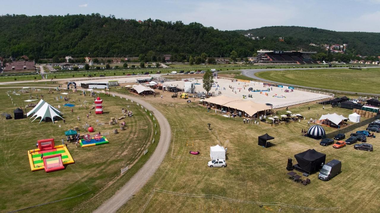 B&B Chuchle Arena Praha Extérieur photo